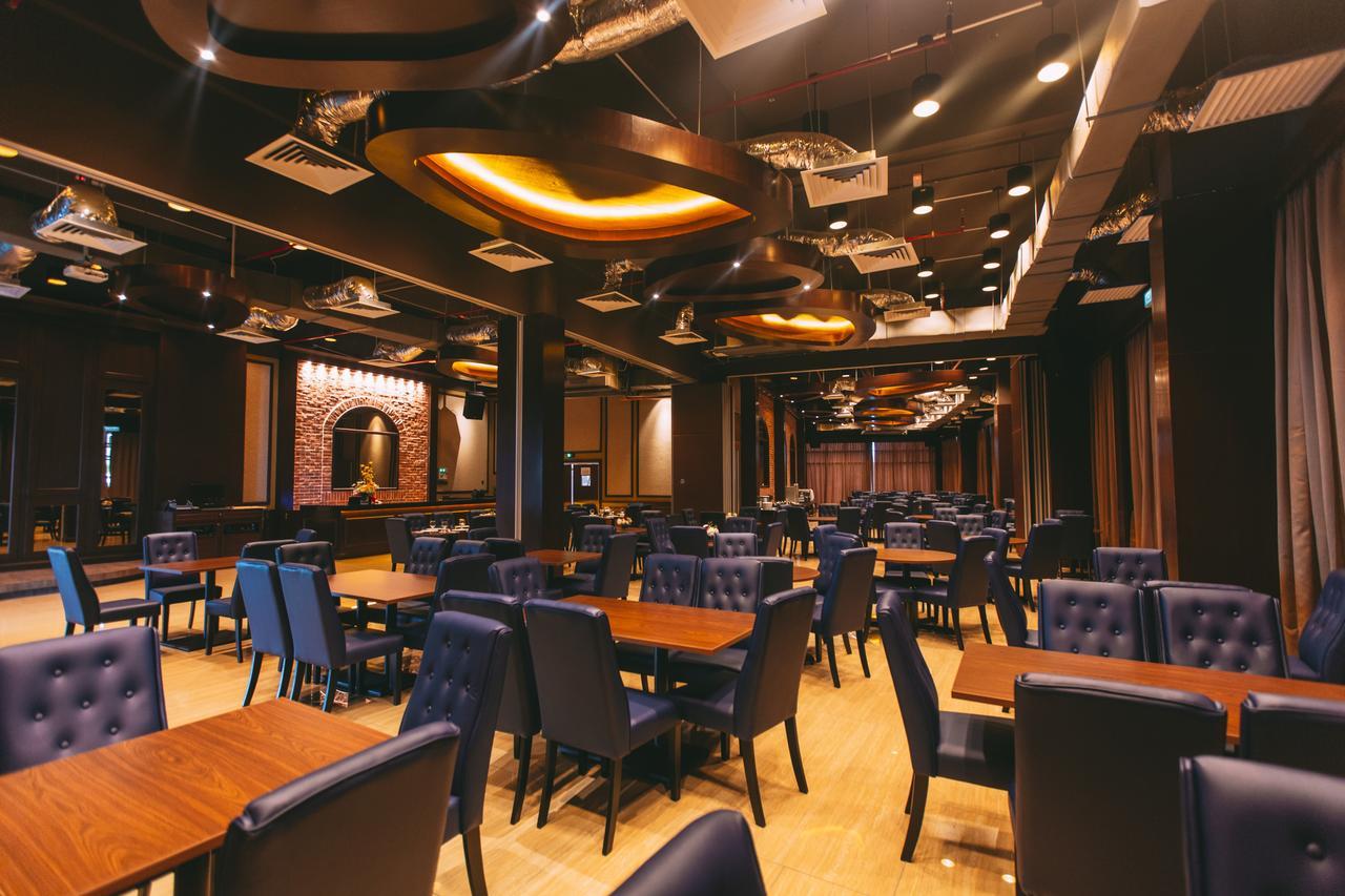 ตาซิก์ วิลลา อินเตอร์เนชั่นแนล รีสอร์ต Hotel พอร์ตดิ๊กสัน ภายนอก รูปภาพ Interior of a karaoke box in Japan